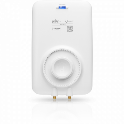 Антенна Ubiquiti UMA-D, высокоэффективная двухдиапазонная направленная антенна сбоку